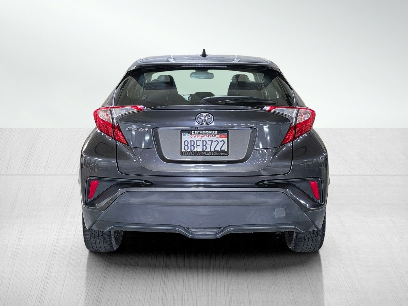 Used 2018 Magnetic Gray Metallic Toyota XLE image 6