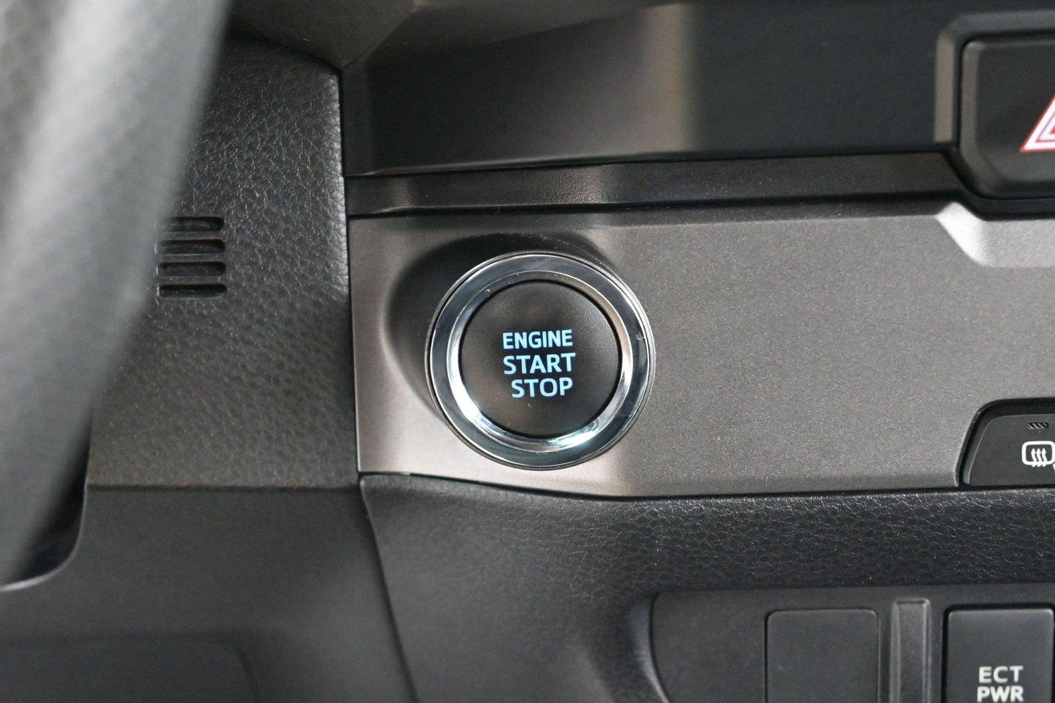 Used 2019 Midnight Black Metallic Toyota SR5 image 22