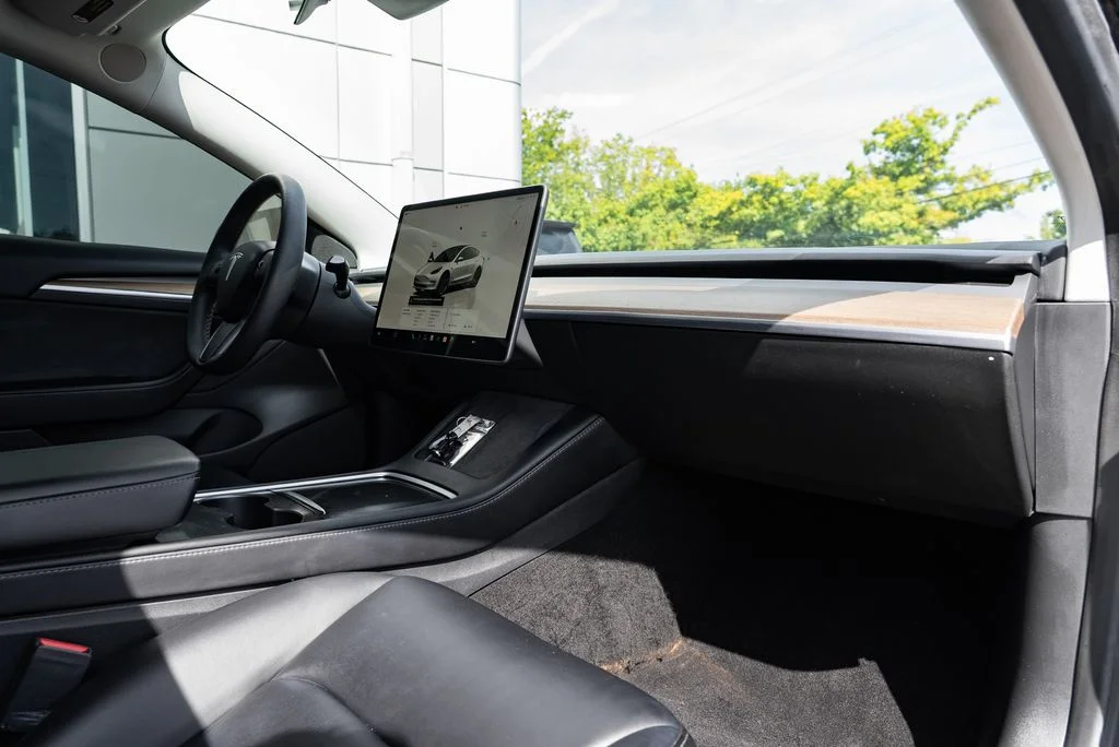 Used 2022 White Tesla Long Range image 23