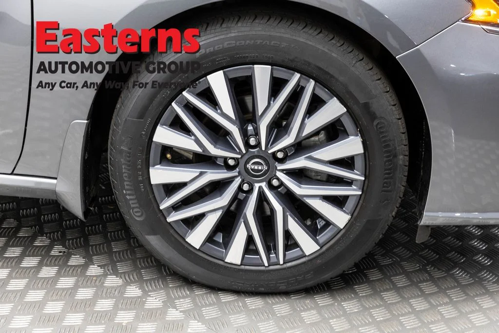 Used 2023 Gray Nissan 2.5 SV image 32