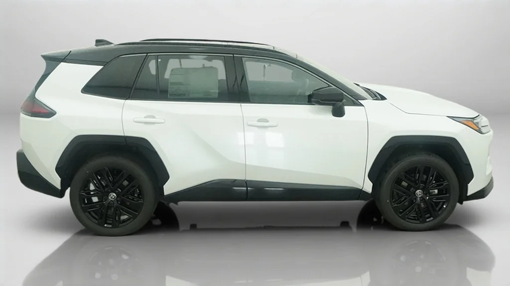New 2026 Wind Chill Pearl with Midnight Black Metallic roof Toyota XSE image 7