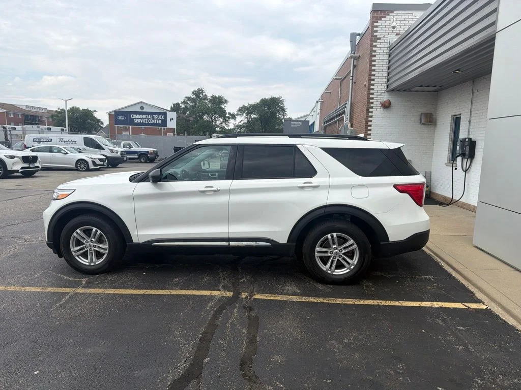 Used 2023 White Ford XLT image 6