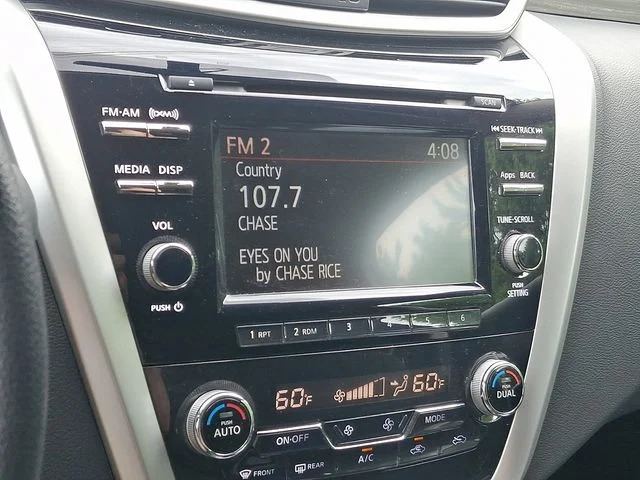 Used 2016 Brown Nissan S image 23