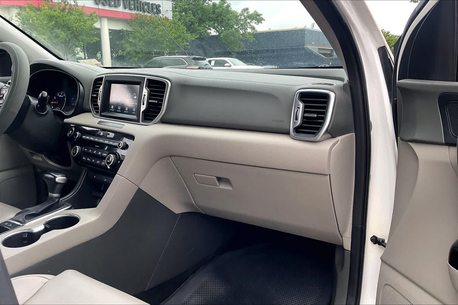Used 2018 Snow White Pearl Kia EX image 18