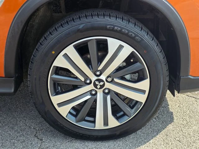 Used 2023 Orange Mitsubishi 2.0 SE image 16