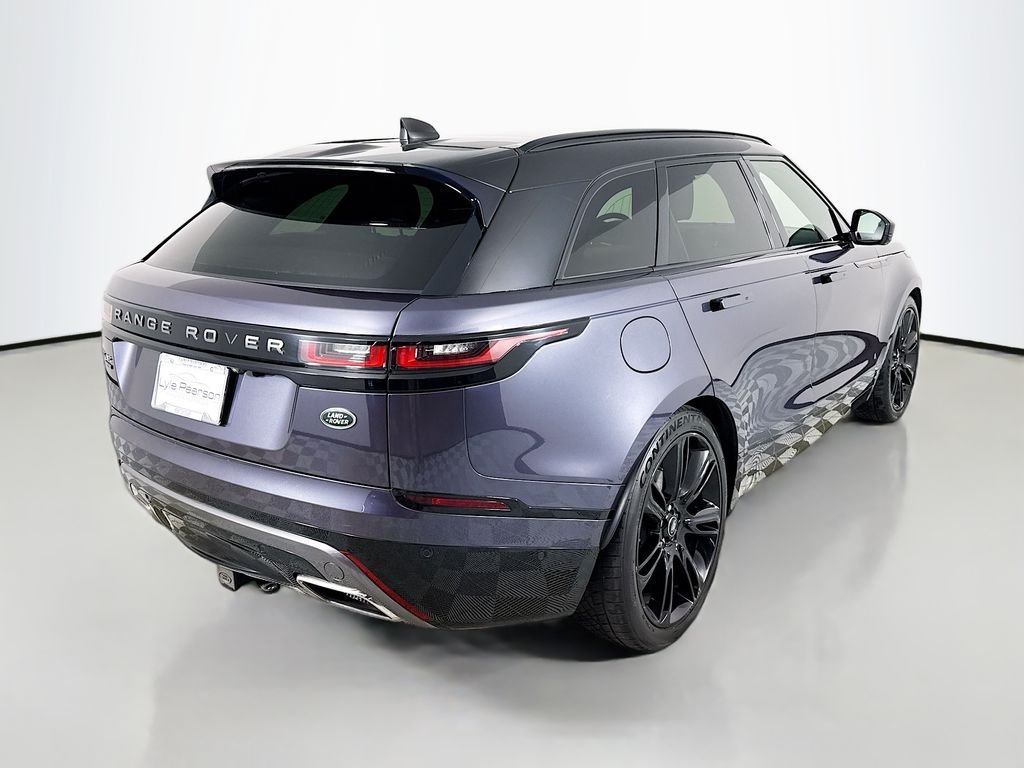 Used 2021 Gray Land Rover R-Dynamic HSE image 9