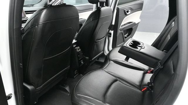 Used 2025 White Jeep Limited image 12