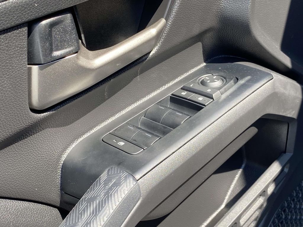 2025 Toyota Tacoma TRD Off Road - Photo 15