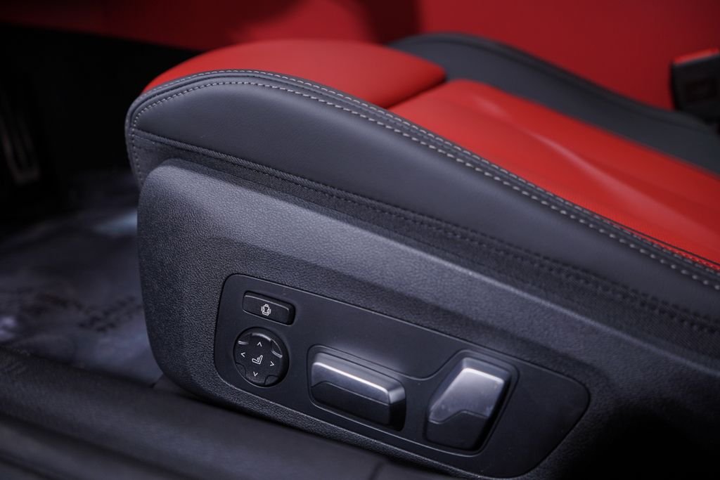 2026 BMW 8 Series 840i - Photo 18
