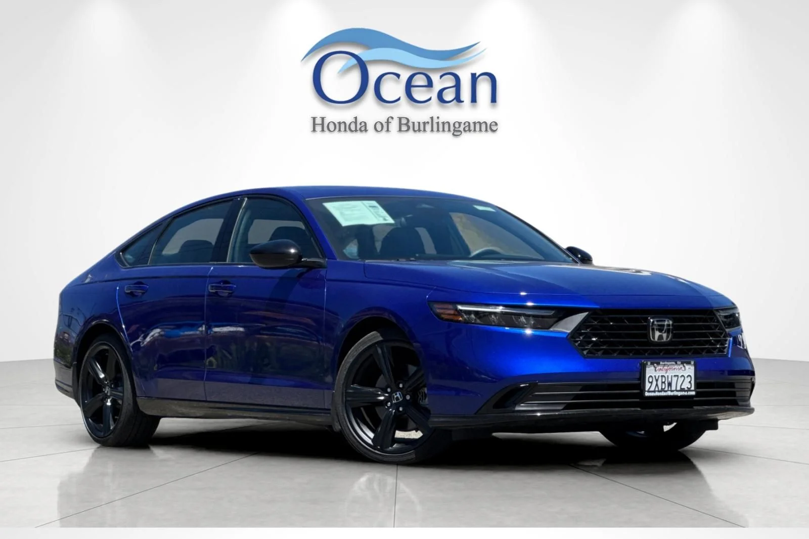 Certified Used 2025 Still Night Pearl Honda Sport-L image 2