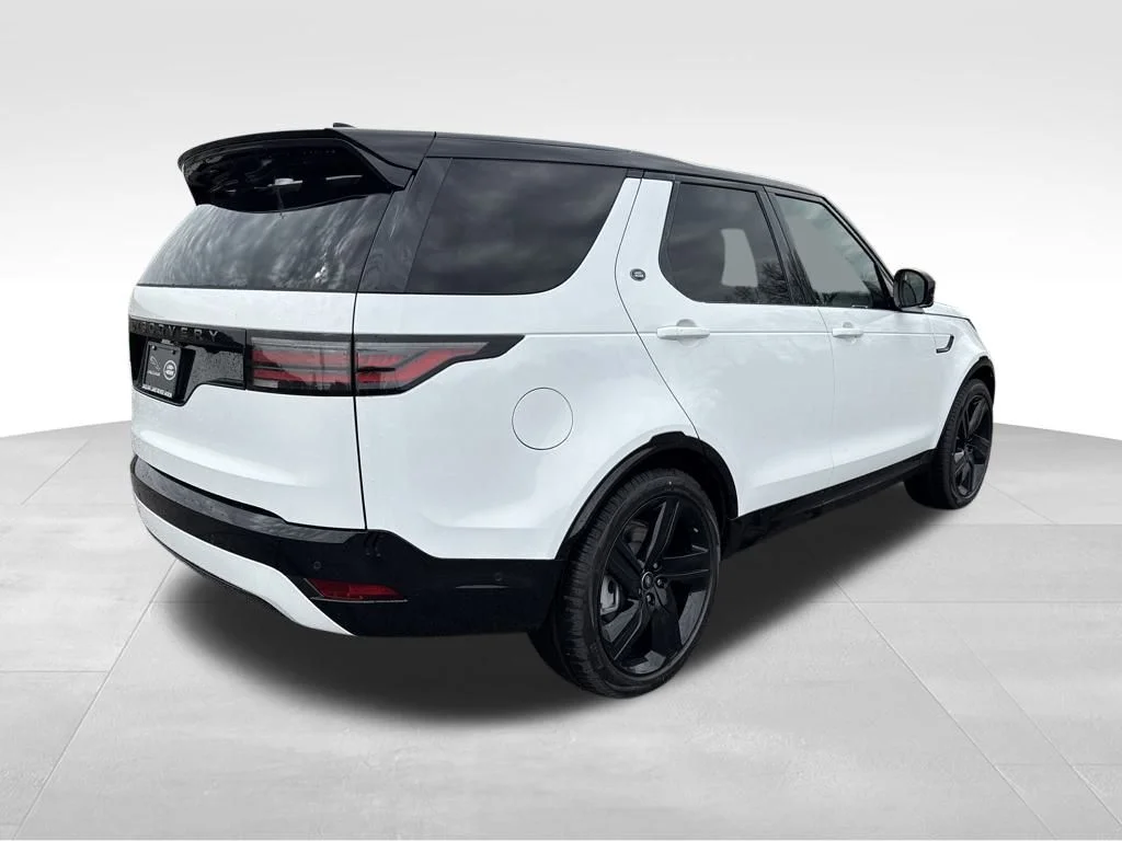 Used 2025 White Land Rover Dynamic SE image 7