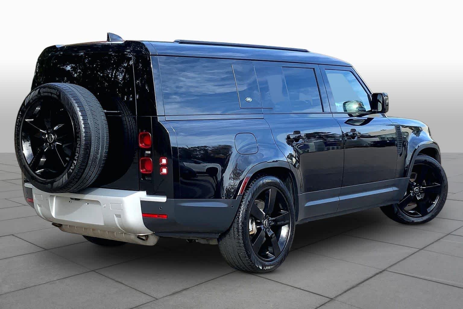 Used 2024 black Land Rover S image 12