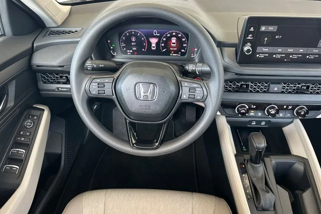 New 2026 Platinum White Pearl Honda LX image 16