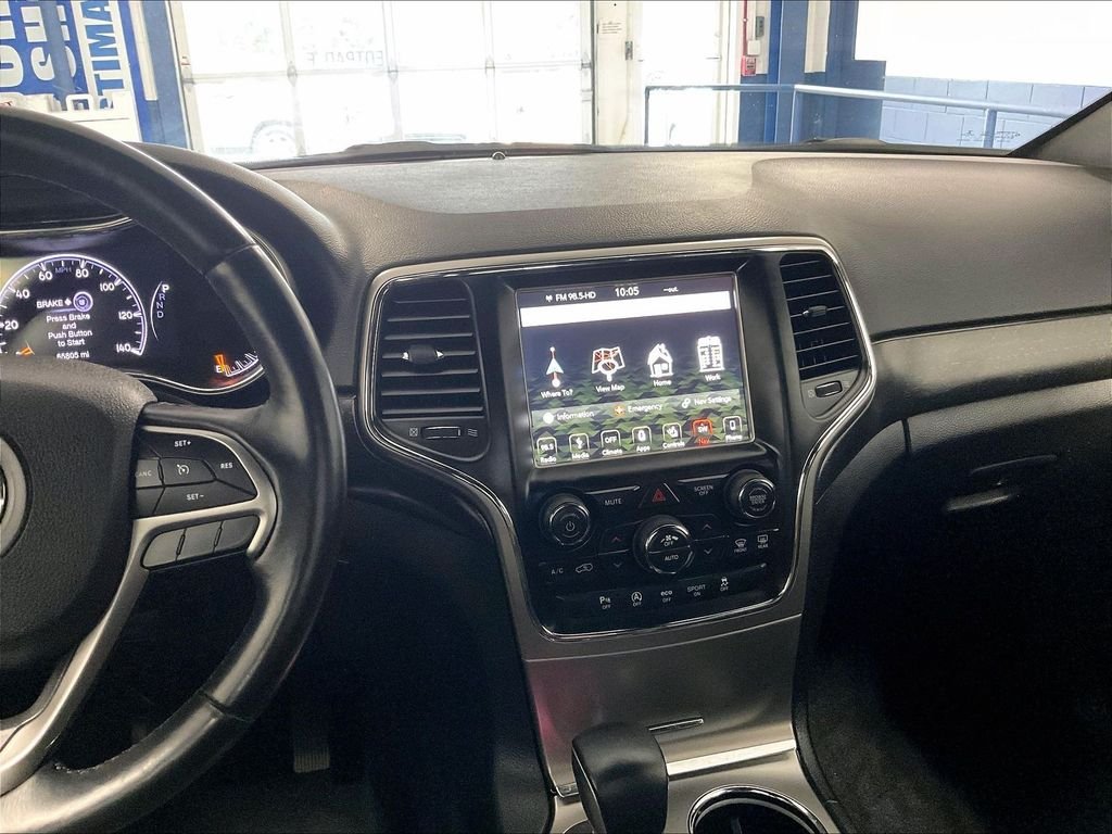 Used 2018 White Jeep Altitude image 18