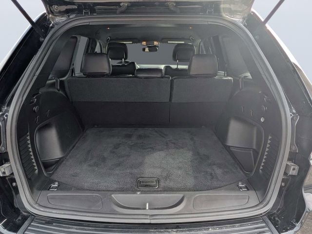 Used 2022 Black Jeep Laredo E image 12