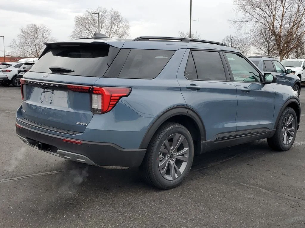 New 2026 Vapor Blue Metallic Ford Active image 4