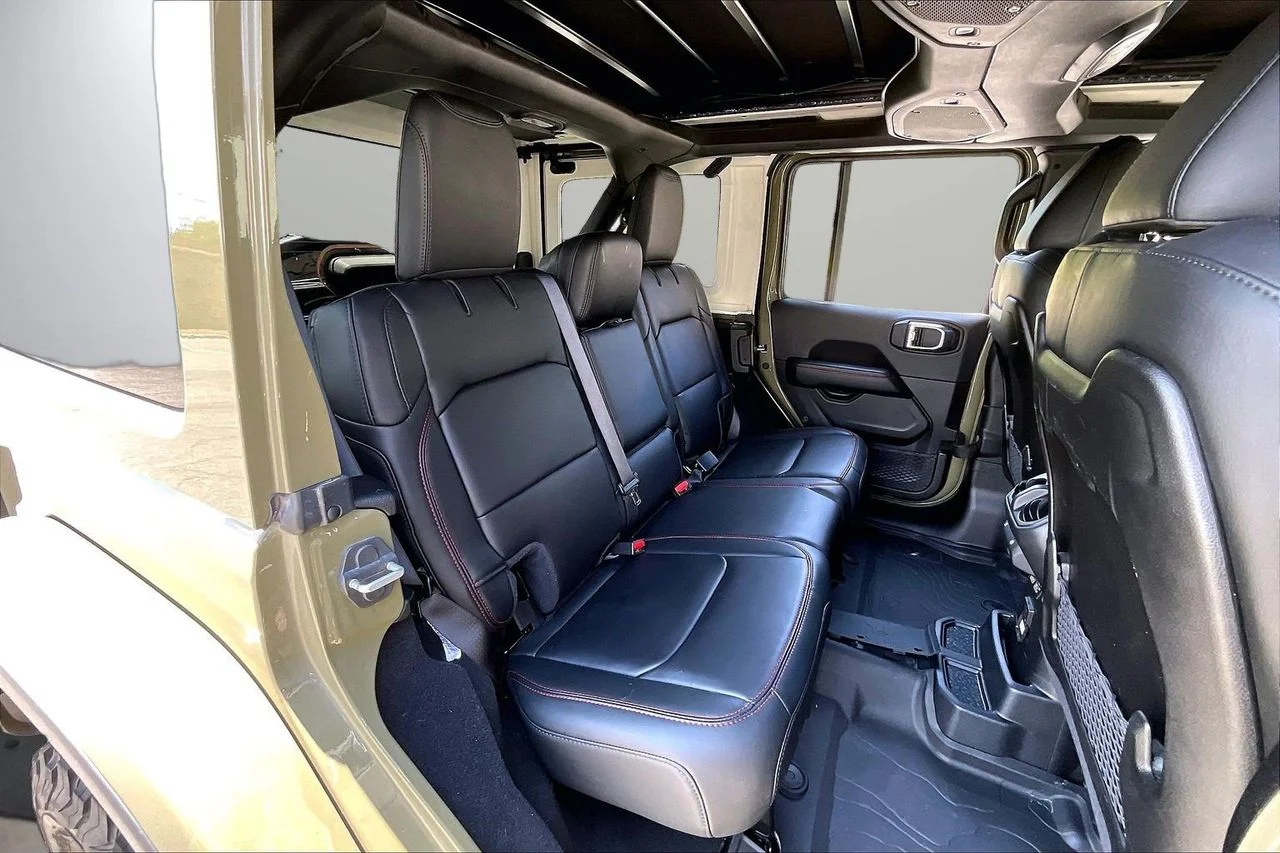 Certified Used 2025  Jeep Rubicon image 24