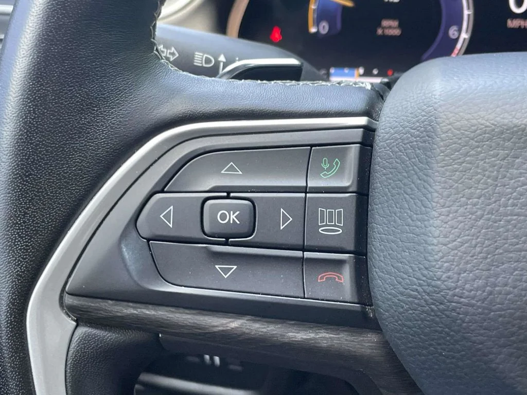 Used 2022 Gray Jeep Limited image 31