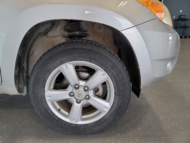 Used 2008  Toyota Limited image 15