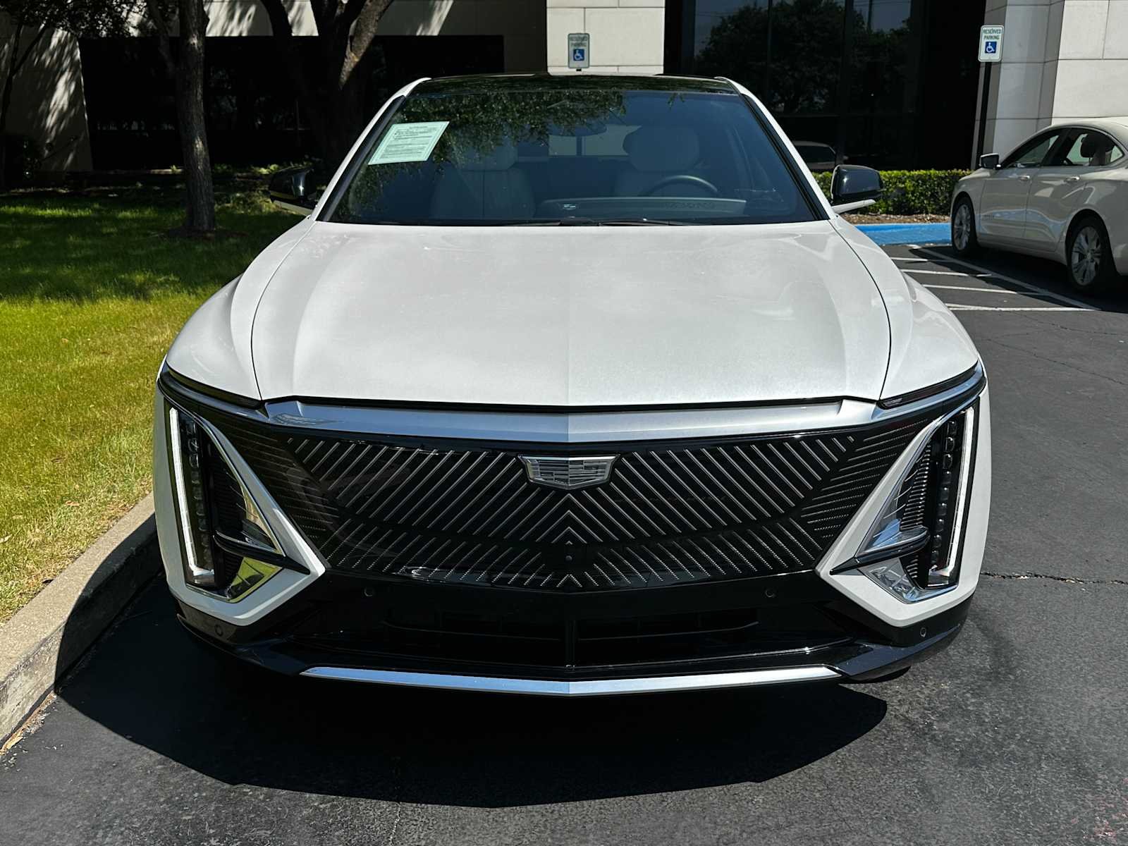 Certified 2024 Cadillac LYRIQ Luxury 1 with VIN 1GYKPPRK1RZ111810 for sale in Dallas, TX