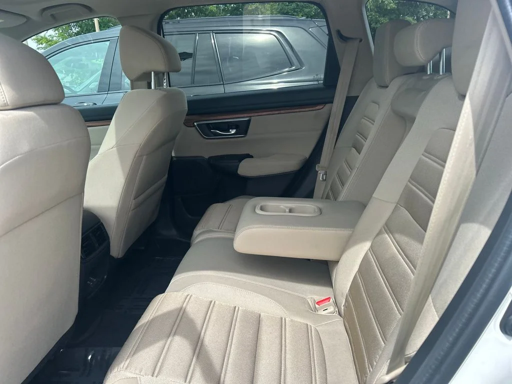 Used 2018 White Honda EX image 25