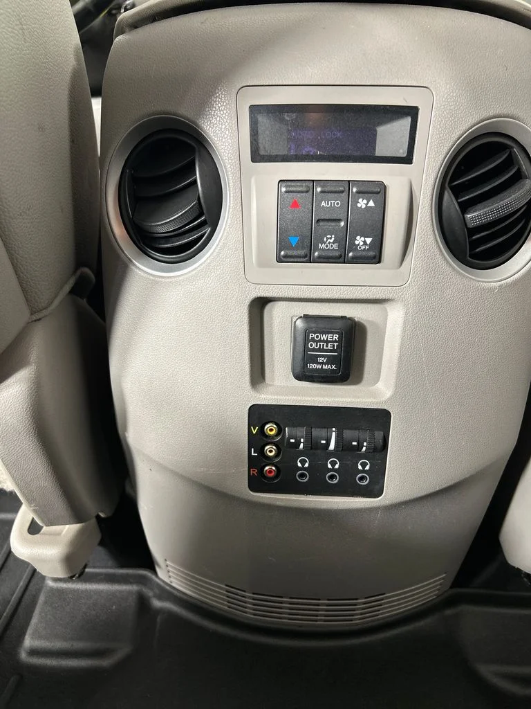 Used 2013 Black Honda Touring image 18