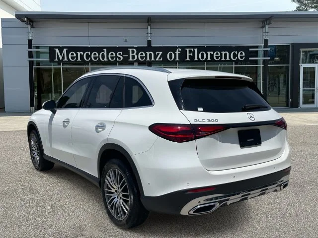 Used 2025 White Mercedes-Benz GLC 300 image 4