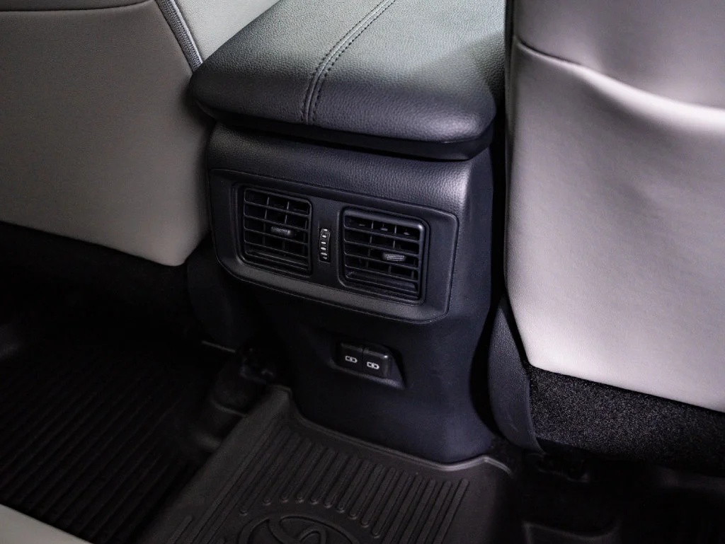 Used 2025 Silver Sky Metallic Toyota XLE Premium image 37
