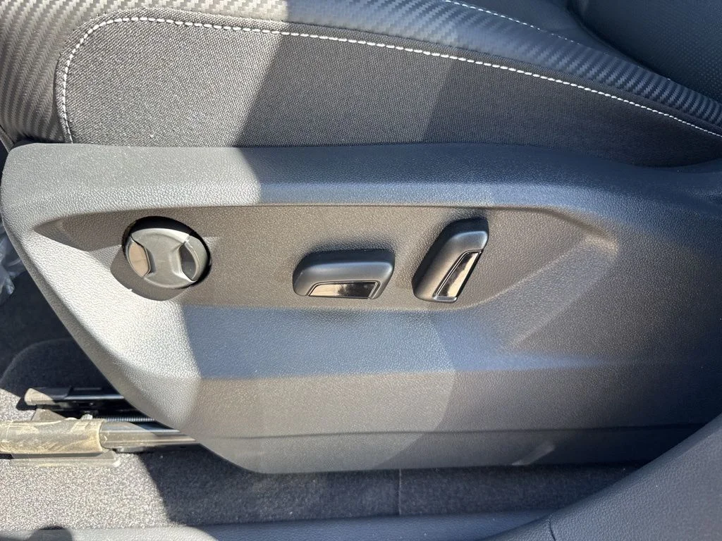 New 2026 Black Volkswagen 2.0T SE image 16