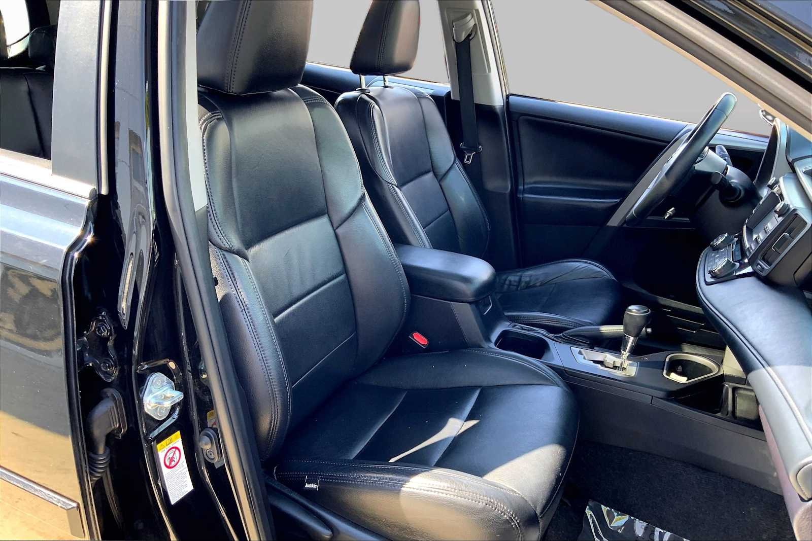 Pre-Owned 2018 Toyota RAV4 XLE