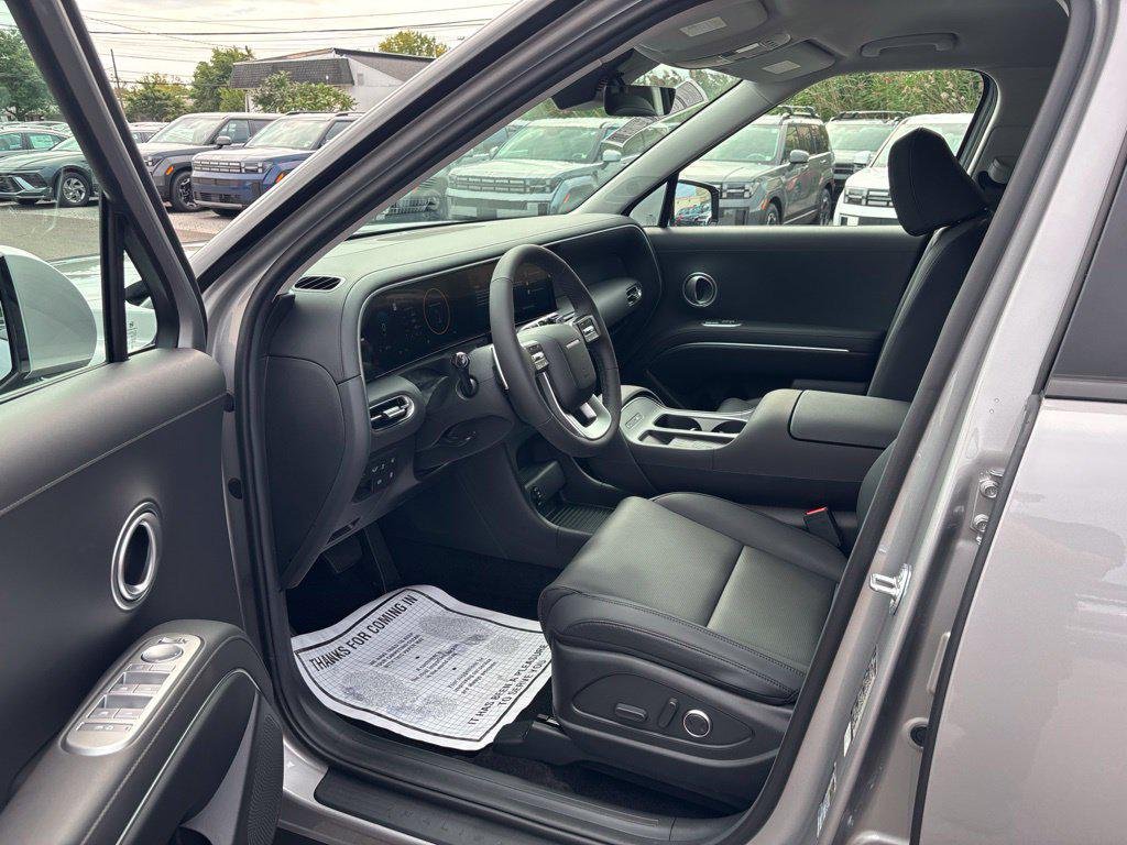 New 2027 Silver Hyundai SEL AWD image 11