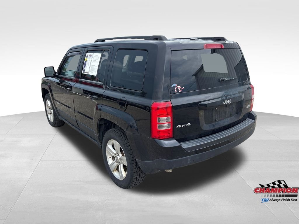 Used 2012 Black Jeep Latitude image 3