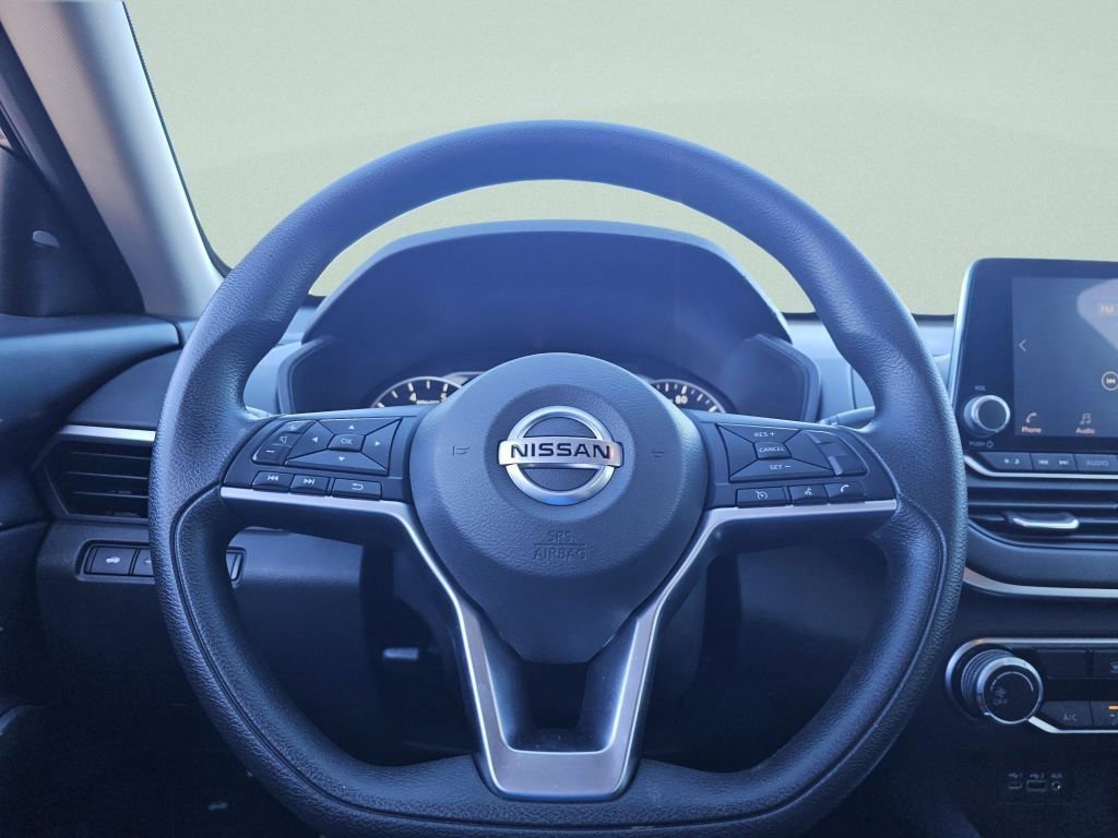 Used 2022 Gun Metallic Nissan 2.5 SV image 29