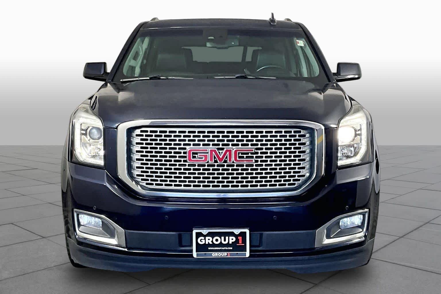 Used 2017 Dark Sapphire Blue Metallic GMC Denali image 4