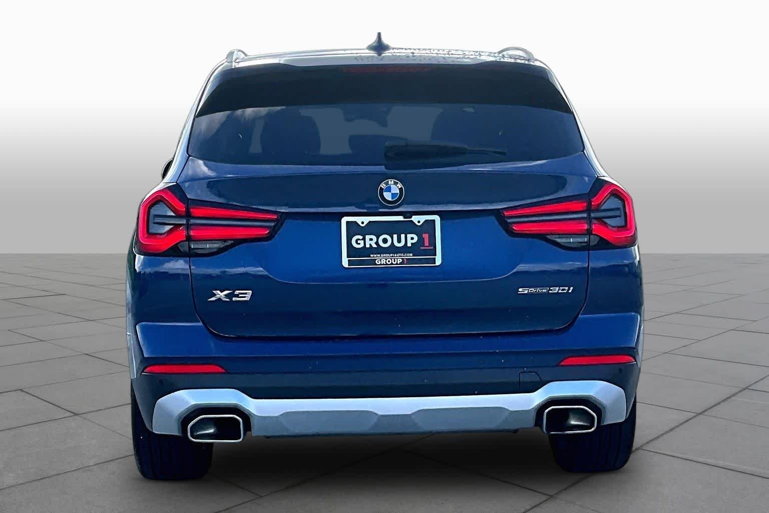 Used 2023 Phytonic Blue Metallic BMW sDrive30i image 4