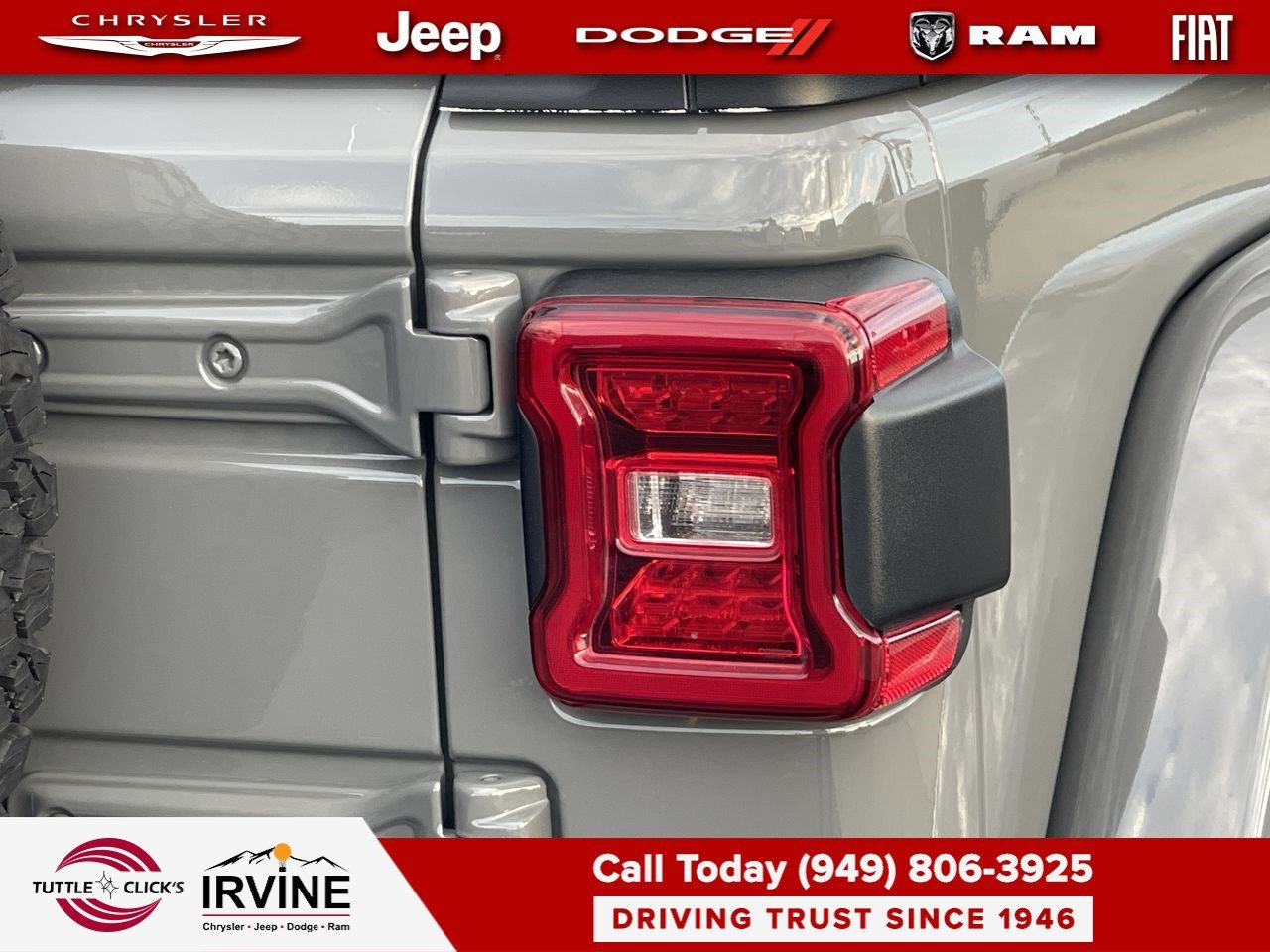 Used 2023 Sting-Gray Clearcoat Jeep Rubicon image 12