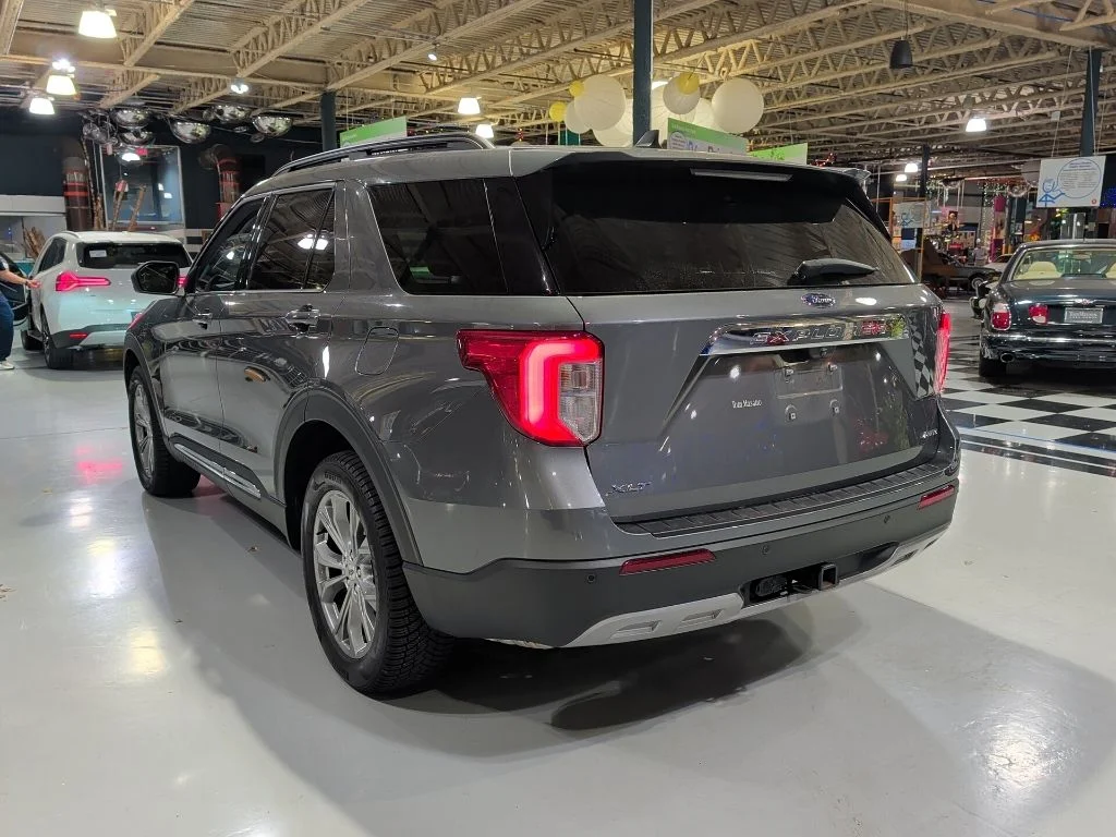 Certified Used 2023 Gray Metallic Ford XLT image 9