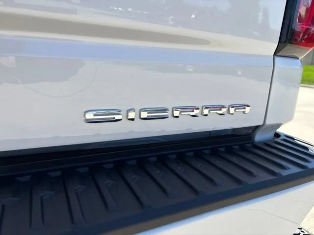 Used 2023 White Frost Tricoat GMC Denali Ultimate image 15