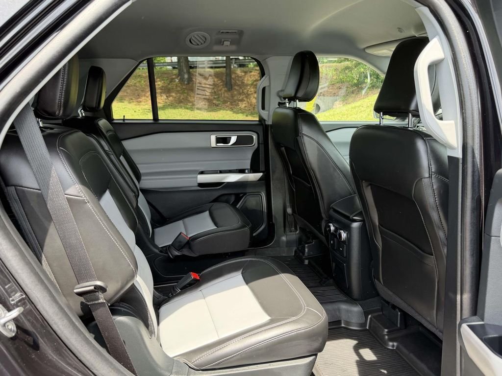 Used 2023 Black Ford XLT image 13