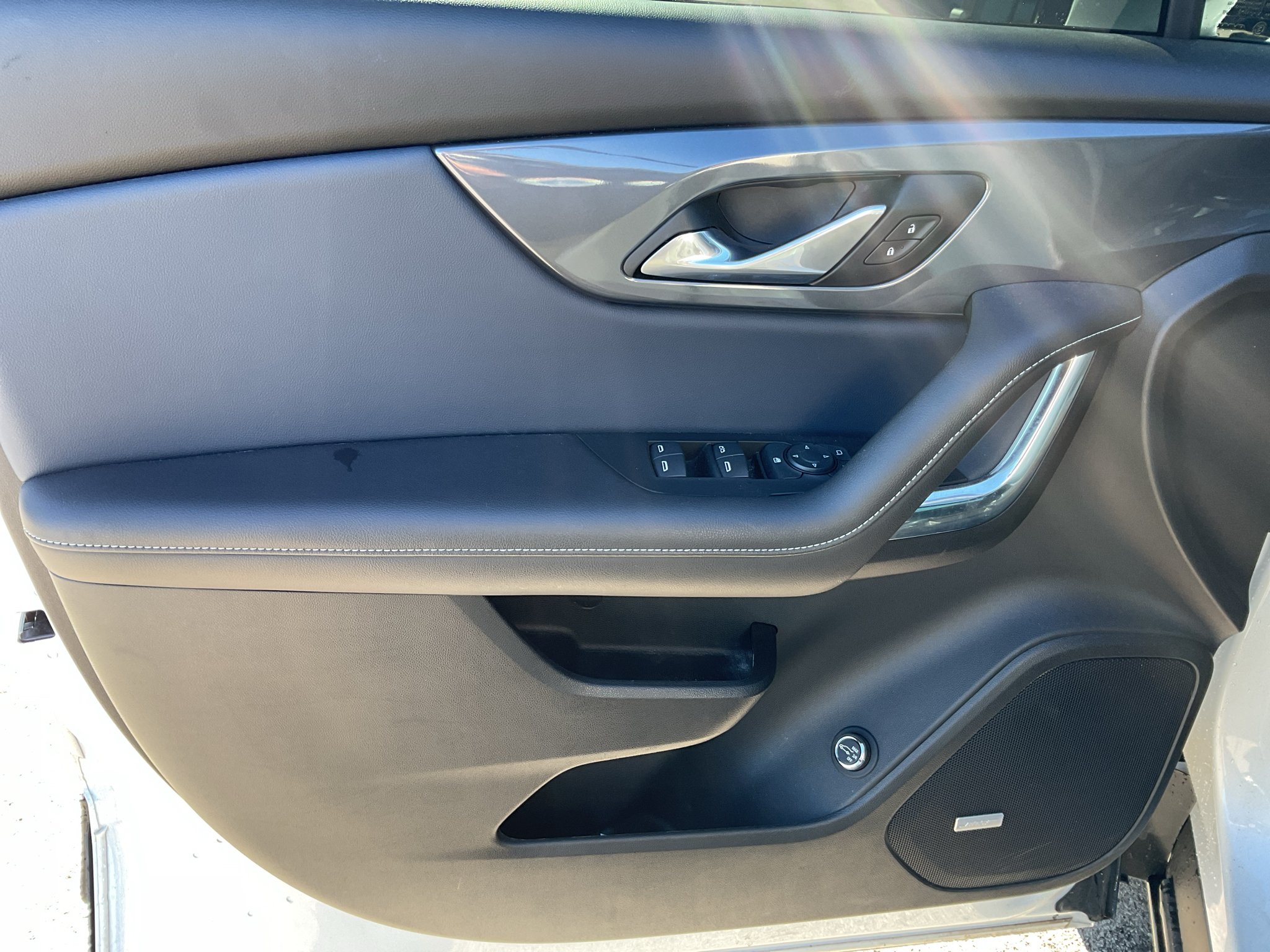 Used 2024 Iridescent Pearl Tricoat Chevrolet RS image 19