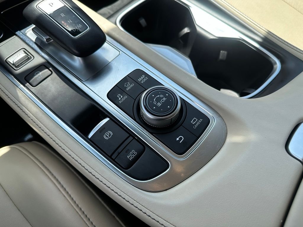 Used 2022 Gray INFINITI LUXE image 8