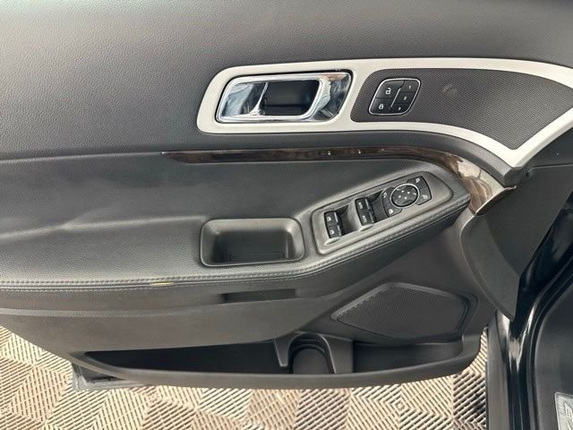 Used 2014 Black Ford Limited image 22