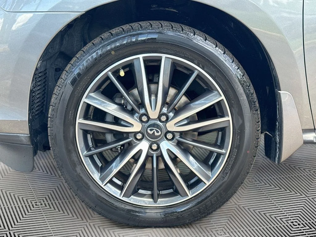 Used 2018 Gray INFINITI Base image 34
