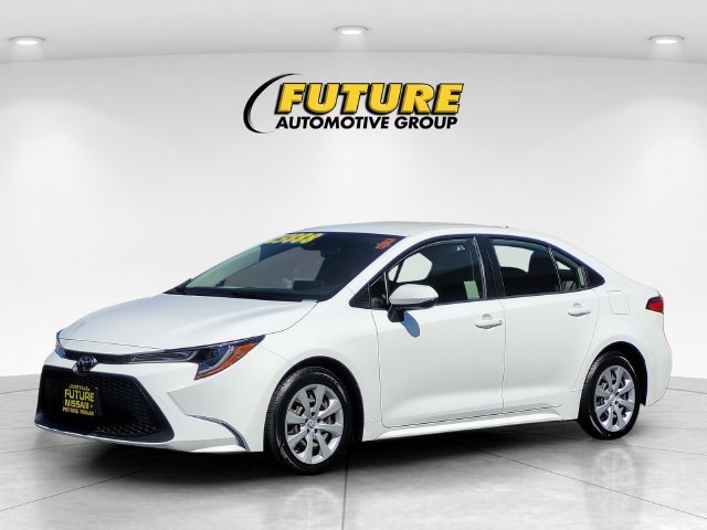 Used 2022 White Toyota LE image 5