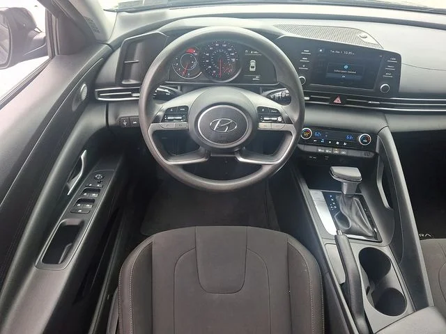 Used 2022 Black Hyundai SEL image 11