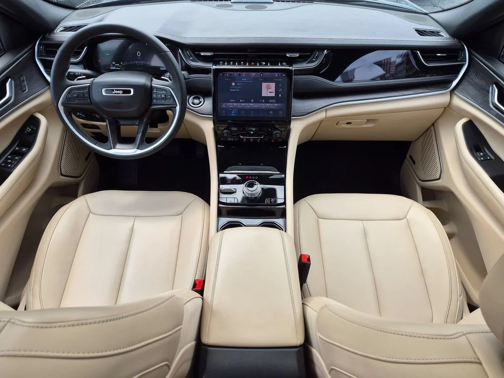 Used 2023 Black Jeep 4xe image 23