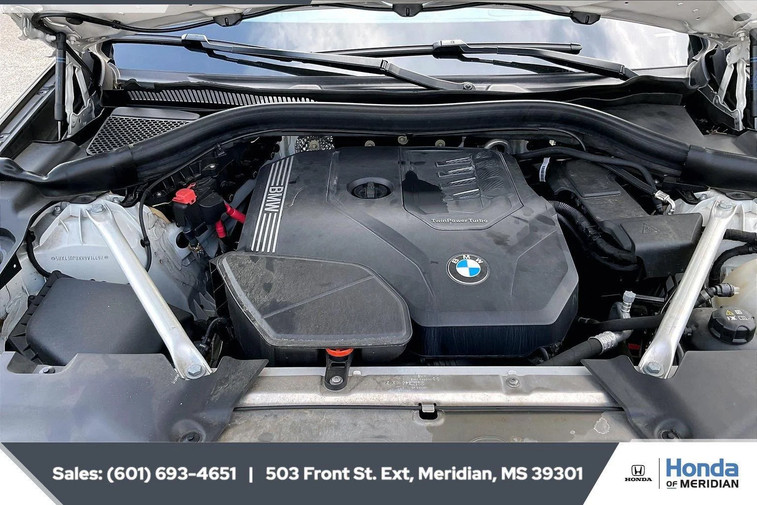 Used 2024 Mineral White Metallic BMW sDrive30i image 8