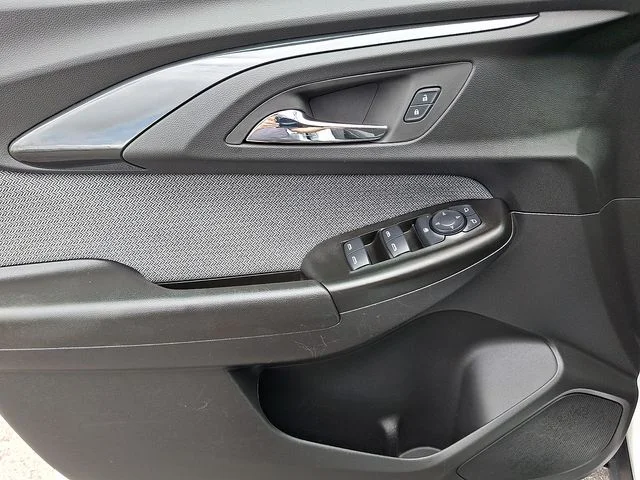 Used 2023 White Chevrolet LT image 13