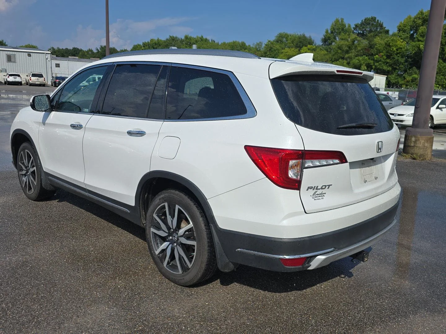 Used 2022 Platinum White Pearl Honda Touring w/Rear Captain