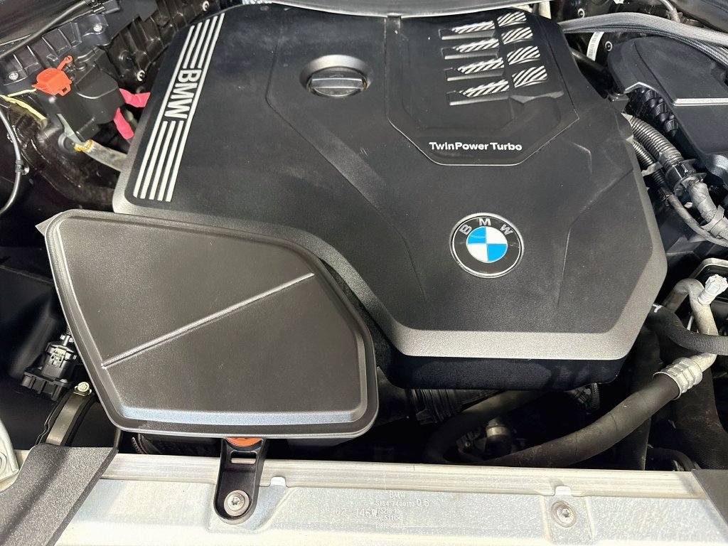 Used 2022 Dark Graphite Metallic BMW xDrive30i image 35